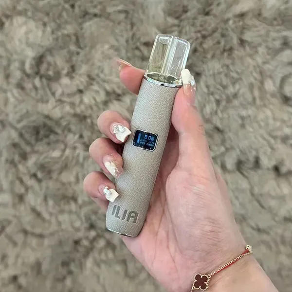 哩亞 一代皮革主機